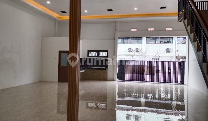 Rumah Dijual 2 Lantai 5 Kamar Tidur di Pondok Kopi 2