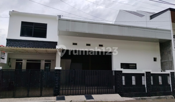 Rumah Dijual 2 Lantai 5 Kamar Tidur di Pondok Kopi