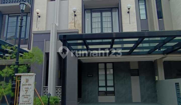 Dijual Rumah Mewah 2 Lantai Dilengkapi Fasilitas Club Clubhouse Dijual Rumah Mewah 2 Lantai Dilengkapi Fasilitas Club Clubhouse