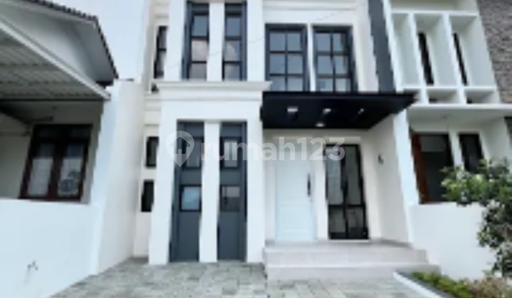 Dijual Rumah Mewah 2 Lantai Lokasi Strategis. Fasilitas Lengkap. Dijual Rumah Mewah 2 Lantai Lokasi Strategis. Fasilitas Lengkap.