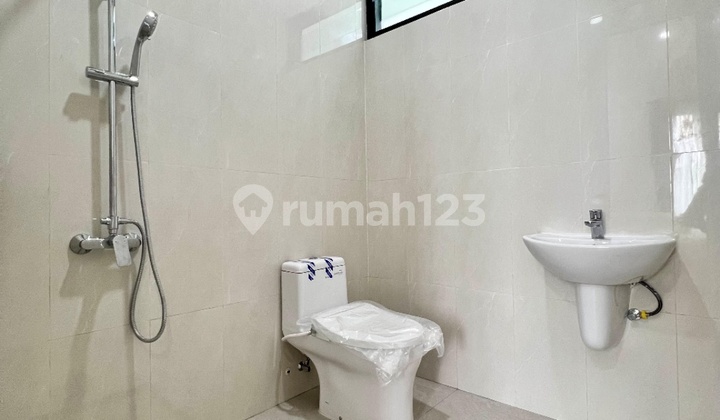 Dijual Rumah Minimalis Modern 2 Lantai, Lokasi Sangat Strategis Dijual Rumah Minimalis Modern 2 Lantai, Lokasi Sangat Strategis