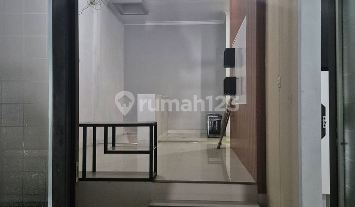 2-Story Semi-Furnished House with Strategic Access in Sentul Alternative
