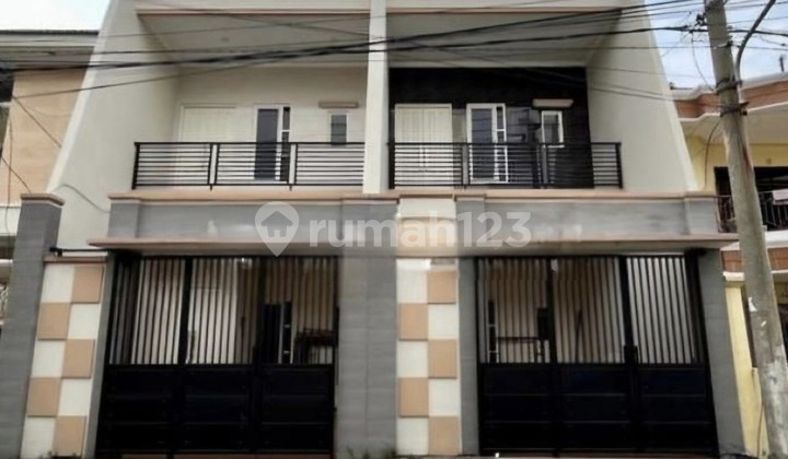 For Sale New Modern Sutorejo House Strategically Located in East Surabaya 2
