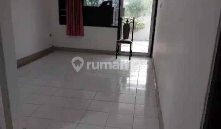 For Rent 3-Story House Semi-Furnished Bukit Palma West Surabaya Citraland 2