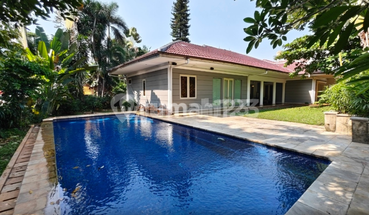 Cipete Kemang Mampang Bali Style dengan Kolam Renang Siap Huni