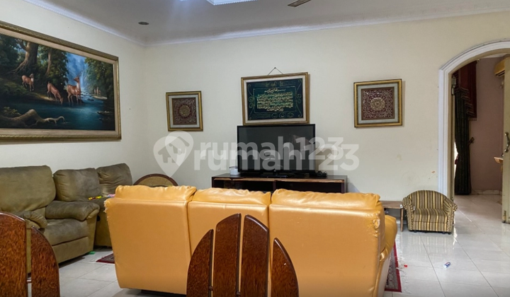 Rumah Second di Cempaka Putih Tengah Dijual 2