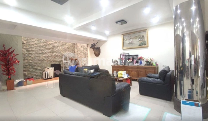 Rumah Sunter Dijual Hadap Utara di Cluster yang Strategis Siap Pakai Rumah Sunter Dijual Hadap Utara di Cluster yang Strategis Siap Pakai