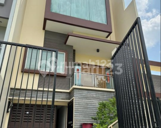 Rumah di Cluster P I K Hadap Selatan,Ada Lift Rumah di Cluster P I K Hadap Selatan,Ada Lift