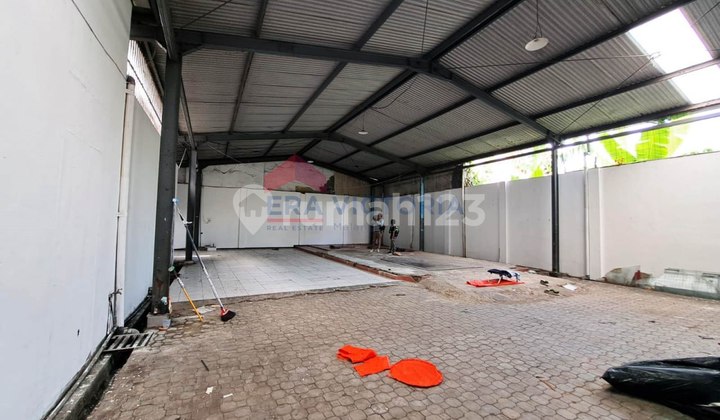 Wide Axis Ruko on Jl. A Yani, Blimbing 2