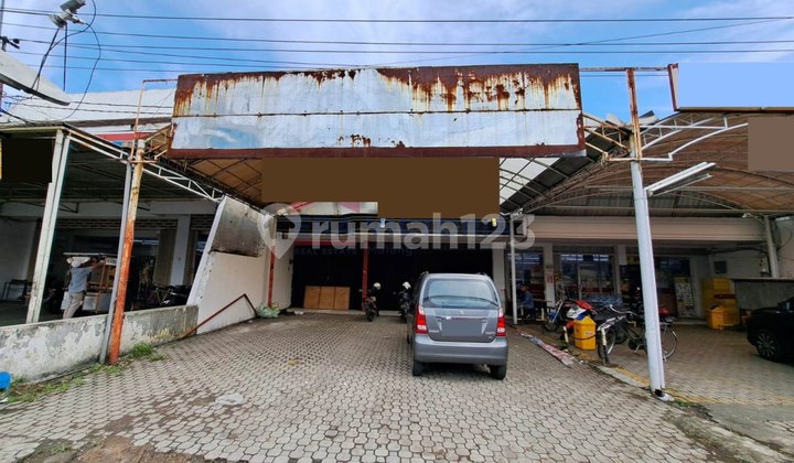 Wide Axis Ruko on Jl. A Yani, Blimbing Wide Axis Ruko on Jl. A Yani, Blimbing