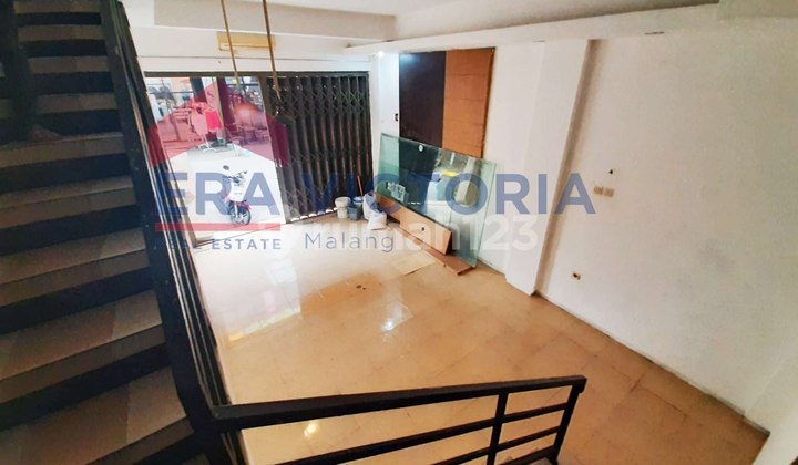 Strategic Dinoyo Shop House for Rent 2