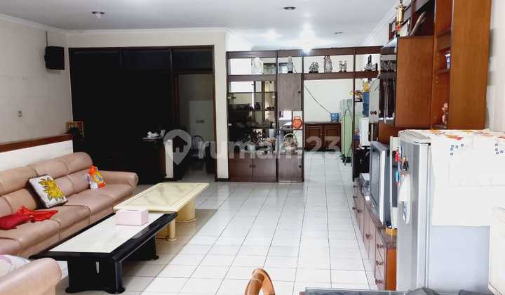 Strategic Two-Story Shop House on Jalan Sukamaju, Suitable for Business and Investment 2