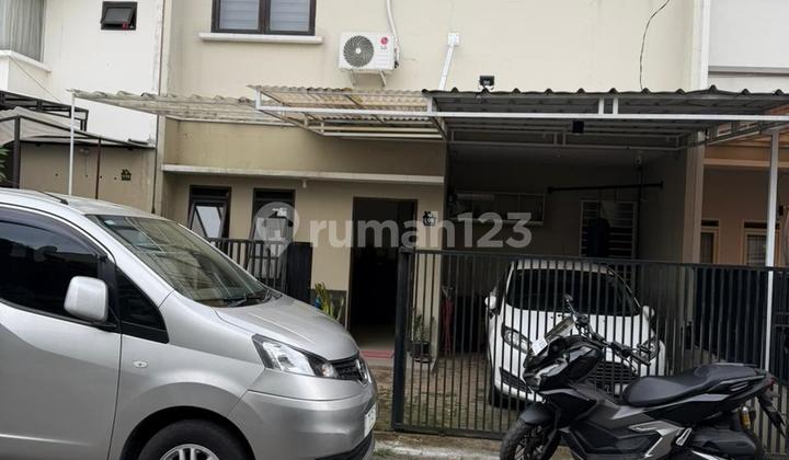 Two-Story Fully Furnished Comfortable House in Cipedes Tengah, Bandung