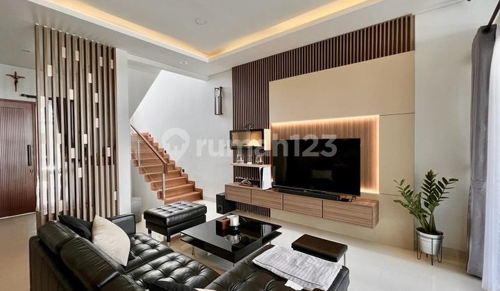 Rumah Modern Furnished Dua Lantai di Setraduta Dago Grande Rumah Modern Furnished Dua Lantai di Setraduta Dago Grande