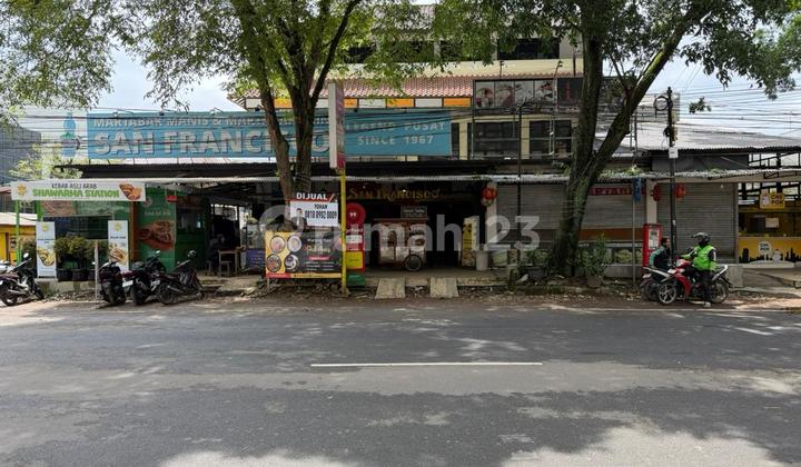 Prestigious Three-Story Commercial Shop House on the Main Burangrang Corridor Prestigious Three-Story Commercial Shop House on the Main Burangrang Corridor