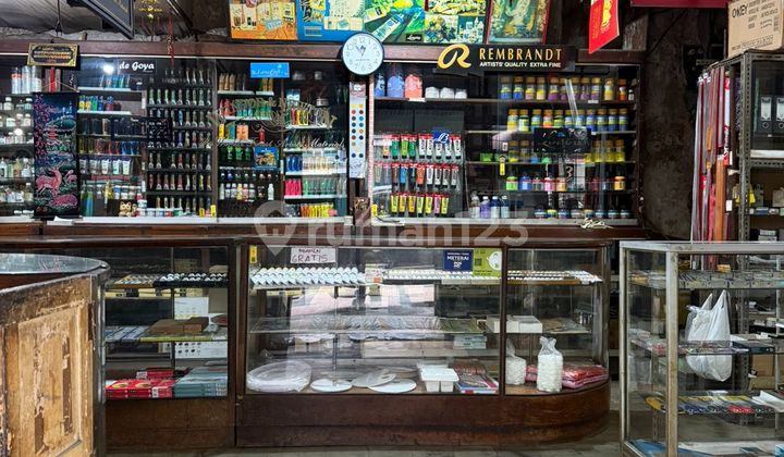 Toko Dua Lantai Strategis di Jalan Abc Bandung