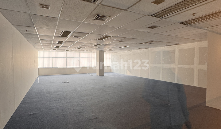 Sewa Office Area Dukuh Atas, Strategis, Akses MRT Cepat