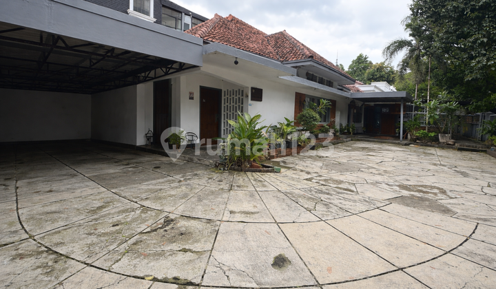Dijual Rumah Art Deco 1930-An di Menteng - Authentic Heritage, Hook, Lahan 720 M²