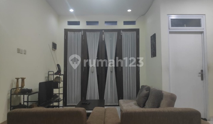 For Sale Fast, House in a Very Strategic Location in the Pamulang Area, Banten 2