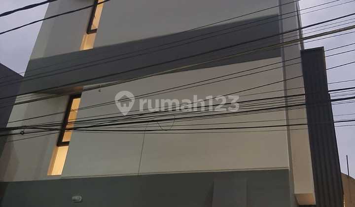 Dijual Rumah Minimalis Daerah Jelambar, Jakarta Barat 2