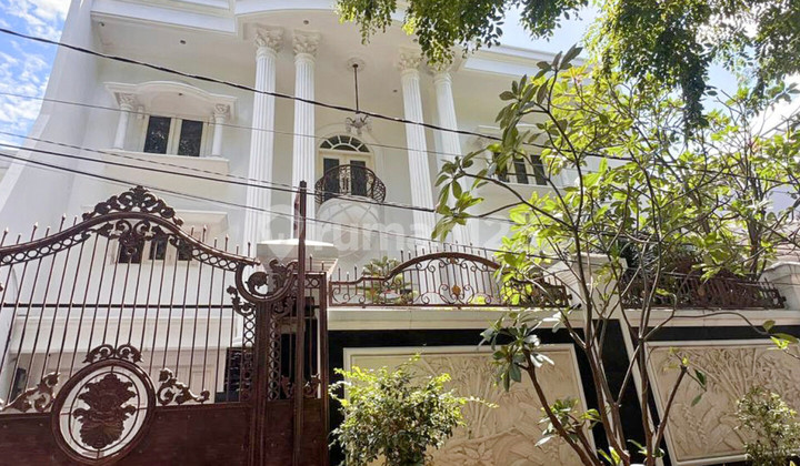 Rumah Mewah 3,5 Lantai di Metro Indah, Sunter