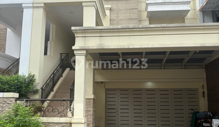 Rumah 3 Lantai di Danau Sunter Jakarta Utara