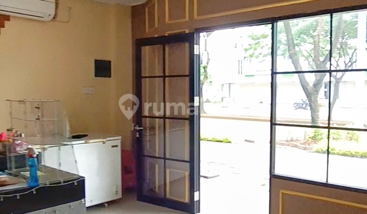For Rent 2-Story Shophouse Ready to Use in Green Ara Residence, Harapan Indah 2