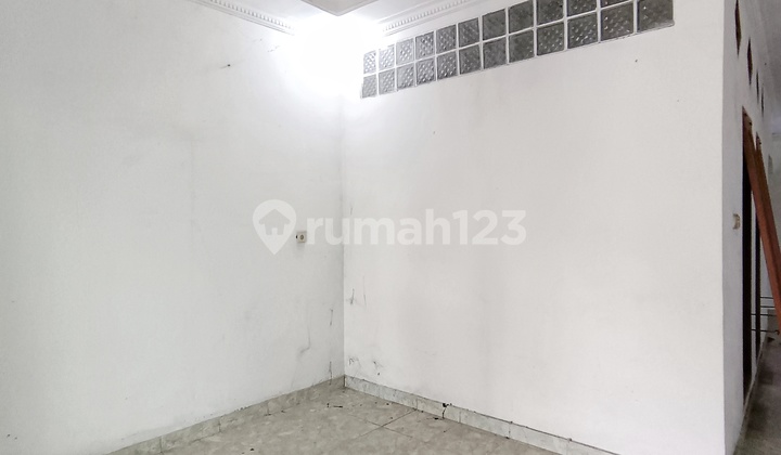 Rumah Standard 2 Lantai 4+1 Br di Taman Harapan Baru, Harapan Indah Bekasi 2