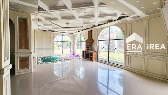 Dijual Rumah Mewah di Solo Dekat Kampung Karet Karanganyar 2