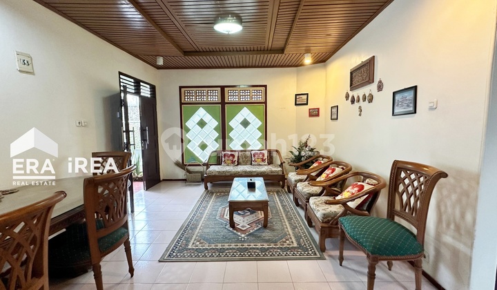 Villa Bagus 2 Floors for Sale in Solo Near Pasar Tawangmangu