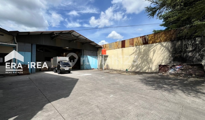 Large Warehouse for Sale in Solo, Container Access Near Ring Road
