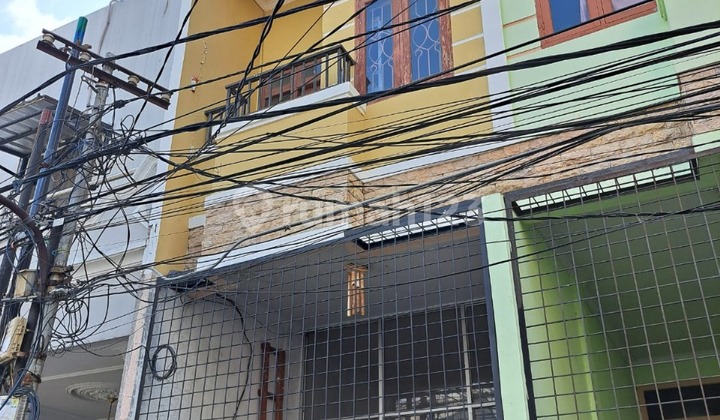 Rumah Siap Huni di Jelambar Jakarta Barat