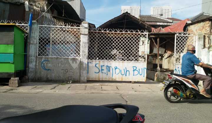 House and Boarding Houses in Jembatan Besi, West Jakarta 2