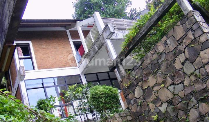 Di Jual - Rumah Luas di Dago Atas 2