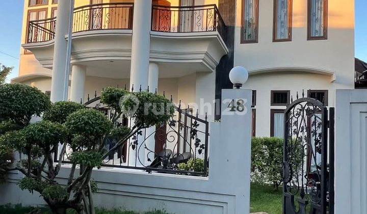 Rumah Sudut Eksklusif, Desain Klasik Modern & Siap Huni 1