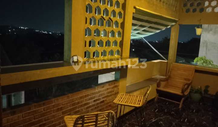 View Gunung Asli, Bukan Foto Editan! Langsung Terlihat Dari Teras Rumah. Minum Kopi Pagi, Bonus Gunung di Depan Mata. 1