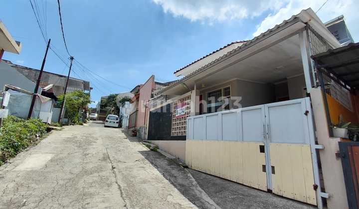 Second-Hand House Feels New in Cipageran Cimahi, Semi-Furnished 2