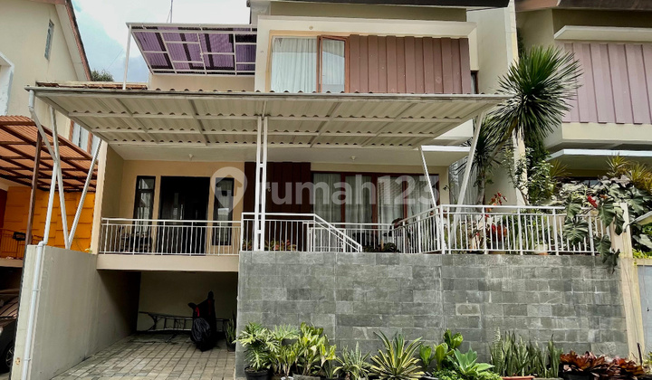 Rumah Komplek Townhouse Sayap Setiabudi Bandung Semi Furnished