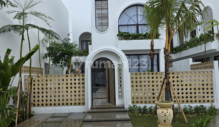 Beautyful Villa, Stuning By Santorini Style Villa Design, In Canggu Kuta Bali