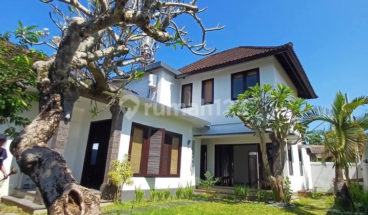 Dijual Rumah Cantik Bergaya Villa di Dekat Taman Safari Bali. Dekat ke Pantai Surfing di Pantai Lebih Gianyar Dijual Rumah Cantik Bergaya Villa di Dekat Taman Safari Bali. Dekat ke Pantai Surfing di Pantai Lebih Gianyar
