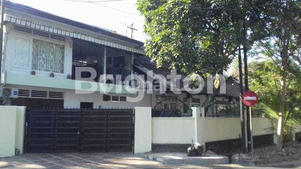 Middle City Malang House Rental Suitable for Cafe, Clinic, Restaurant Business, etc. Middle City Malang House Rental Suitable for Cafe, Clinic, Restaurant Business, etc.