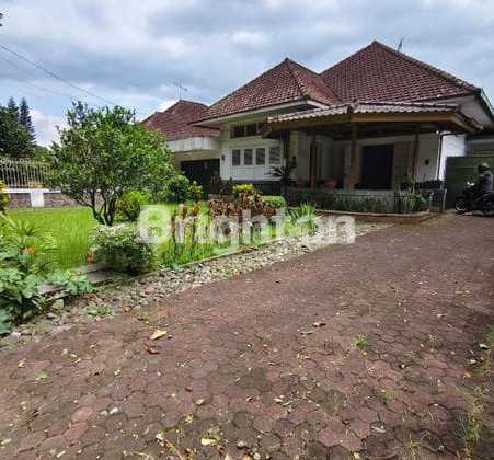 For Rent: City Center House in the Cafe and Restaurant Hub Area of Malang City For Rent: City Center House in the Cafe and Restaurant Hub Area of Malang City