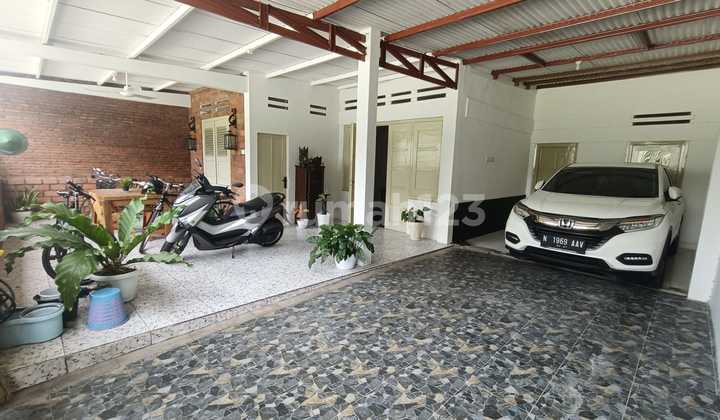 Rumah Clasic Tenggah Kota