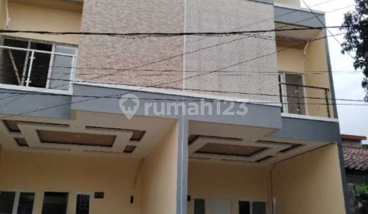 Jual Cepat Rumah Bagus 3 Kamar Tidur di Harapan Indah 2