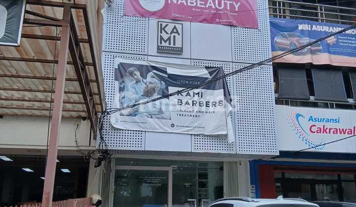 3-Story Shophouse on Jalan Raya Tajur, Bogor 2