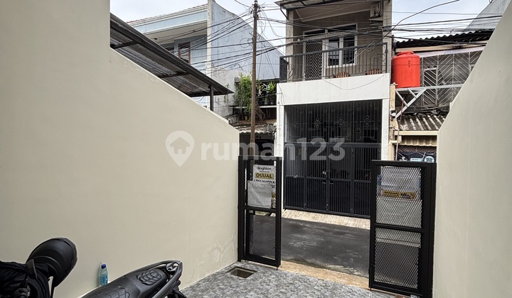 Rumah Design Unik di Grogol Siap Huni Harga Nego 2