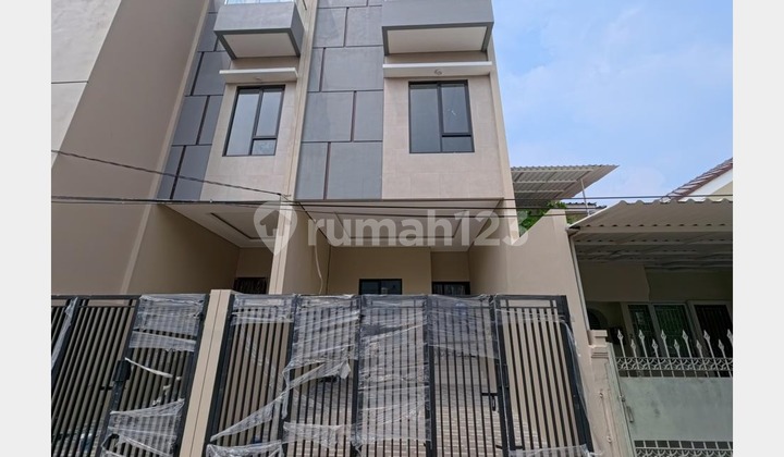 Fast Sale Brand New House in Duri Kepa 3 Floors Full Brick, can use KPR Fast Sale Brand New House in Duri Kepa 3 Floors Full Brick, can use KPR