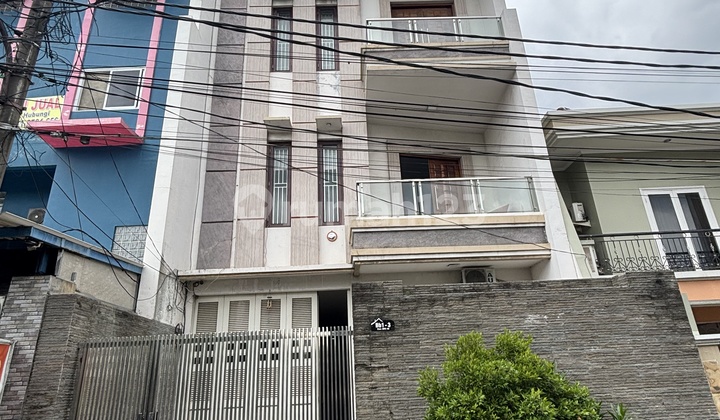 Rumah Besar Siap Huni Tubagus Angke Harga Nego Rumah Besar Siap Huni Tubagus Angke Harga Nego