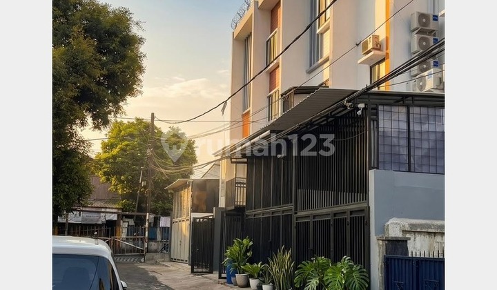 Ready-to-Occupy Brand New Boarding House 16 Well-Furnished Rooms Near Campus For Sale 1