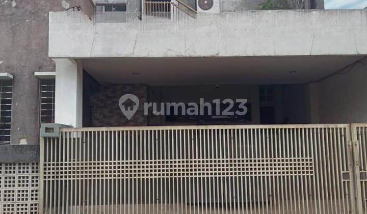 Rumah 3 Lantai, SHM, Batan Indah Setu, Dekat Pusat Bisnis, Dekat Stasiun, Dekat Sekolah Rumah 3 Lantai, SHM, Batan Indah Setu, Dekat Pusat Bisnis, Dekat Stasiun, Dekat Sekolah